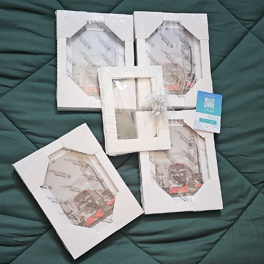 White Photo Frame Set